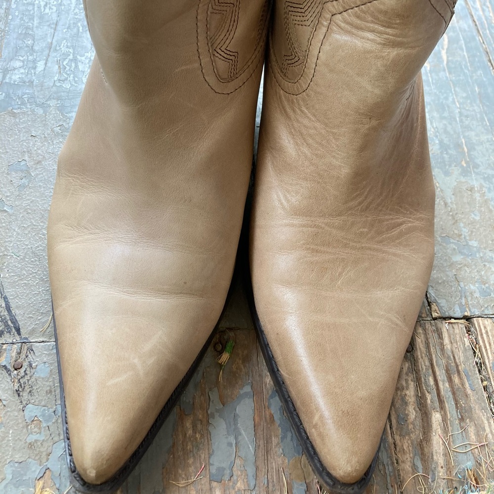 REBA cowboy boots size 7 in pretty light beige